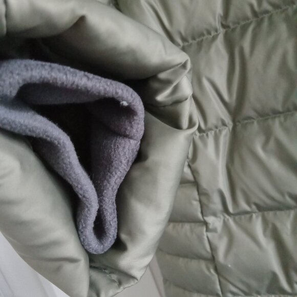 Eddie Bauer Green Puffer Coat with Fur Trim - Picture 7 of 10